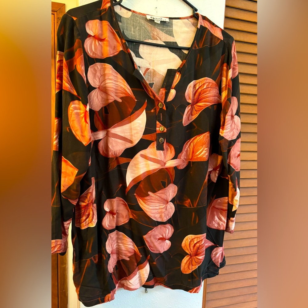 Wehis Boutique Kapua Burgundy Top Hilo Hawaii